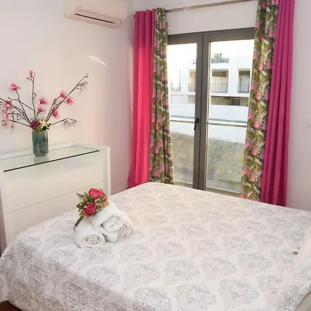 Lägenhet Alto Dos Moinhos